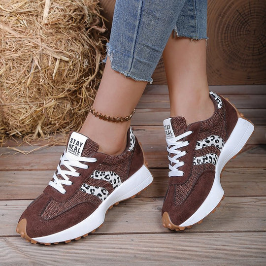 Damen Plateau-Laufsneaker mit Wildlederoptik und Leo-Akzenten EB