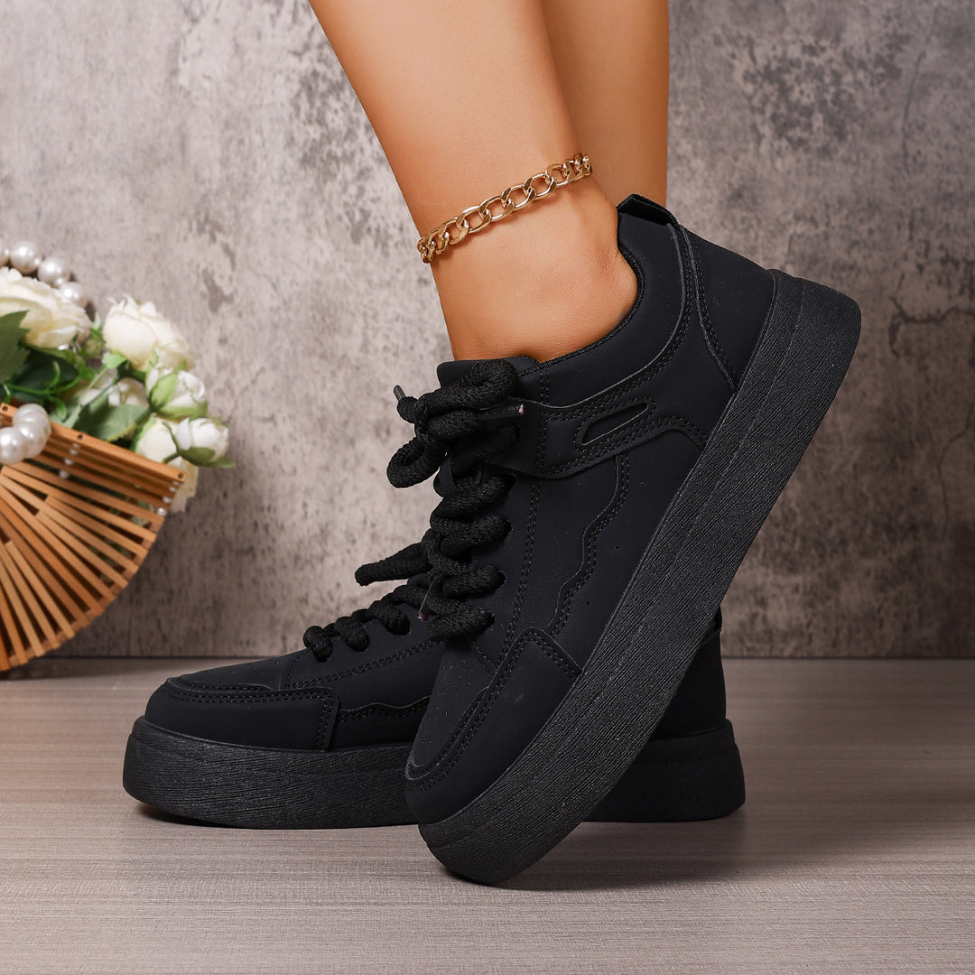 Damen Sneaker mit modischem Plateau und hochwertigen Schnürsenkeln EB