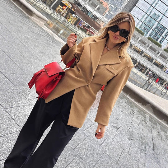 Damen Elegante oversized Blazerjacke mit Knopfdetails und zeitgemäßer Silhouette EB