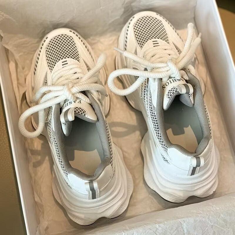 Damen Sportliche Sneakers mit atmungsaktiven Mesh-Details und dämpfender Sohle EB