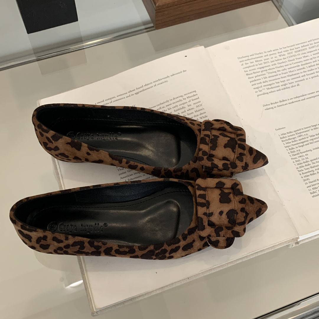Damen elegante spitze Ballerinas mit modischem Schnallen-Detail EB