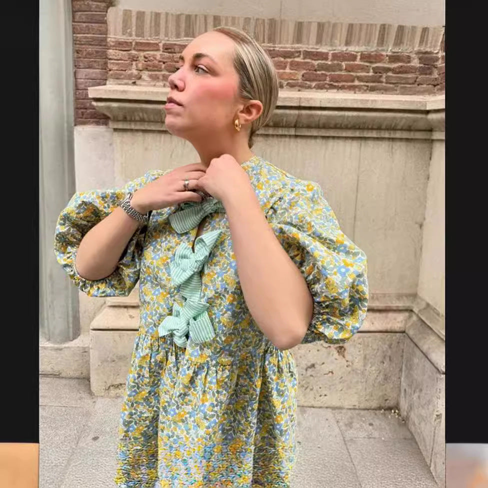 Damen Bluse mit voluminösen Ärmeln und floralen Mustern EB