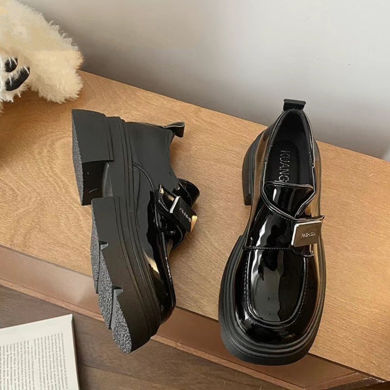 Damen Modische Chunky Boots mit innovativer Schnalle und robustem Design EB