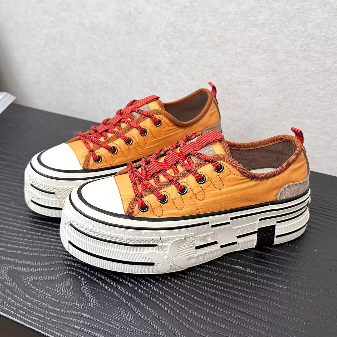 Damen Plattform-Sneaker mit einzigartigem Design und innovativer Schnürung EB