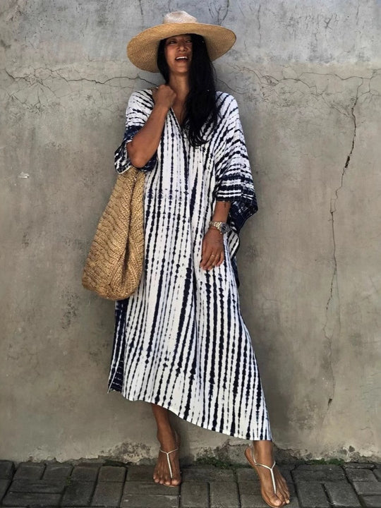 Damen Strandkleid mit V-Ausschnitt und einzigartigem Batikmuster EB