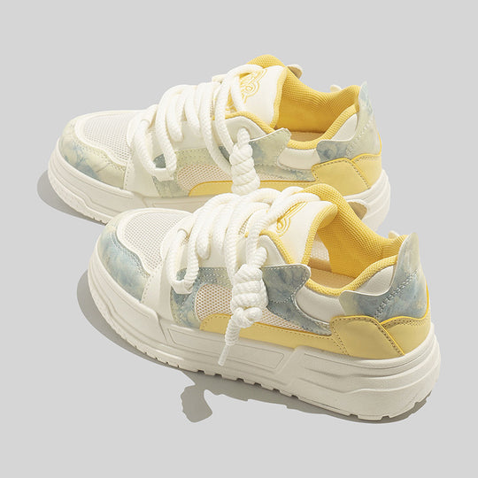 Damen Sportliche Sneakers mit atmungsaktiver Oberflächenstruktur und eleganter Gummisohle EB