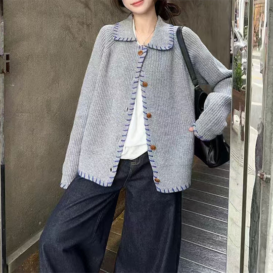 Damen Bequemer Strickcardigan mit kontrastierenden Knopfdetails und großem Kragen EB