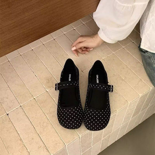 Damen Ballerinas mit verstellbarem Riemchen und perforierter Oberfläche EB