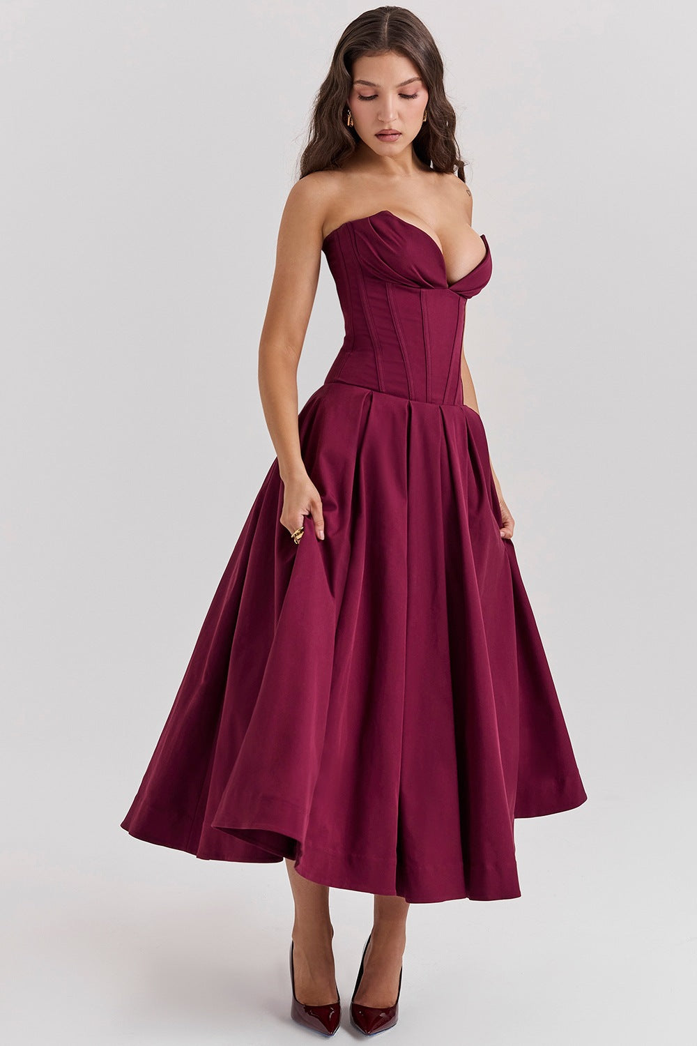 Damen Abendkleid mit elegantem Herzausschnitt und ausgestelltem Rock Heidi-Mode