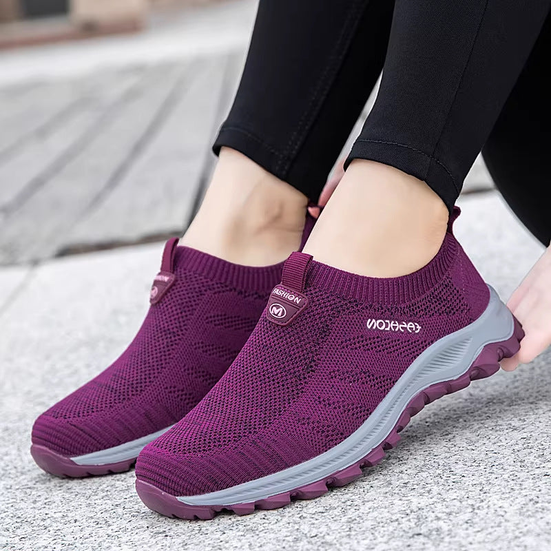 Damen Relaxed Slip-On Sneakers mit atmungsaktivem Strickoberteil und rutschfester Sohle EB