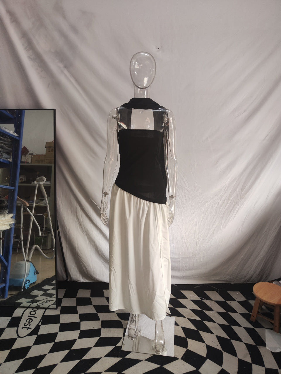 Damen Maxikleid mit schulterfreiem Design und dekorativem Wickelausschnitt EB
