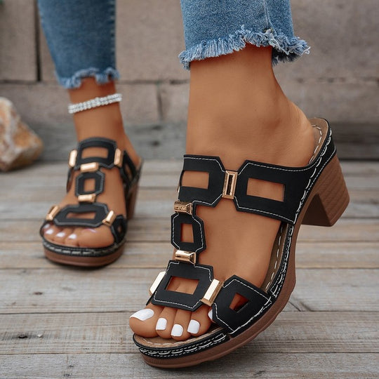 Damen Absatzsandalen mit modischem Riemendesign und verzierten Elementen EB