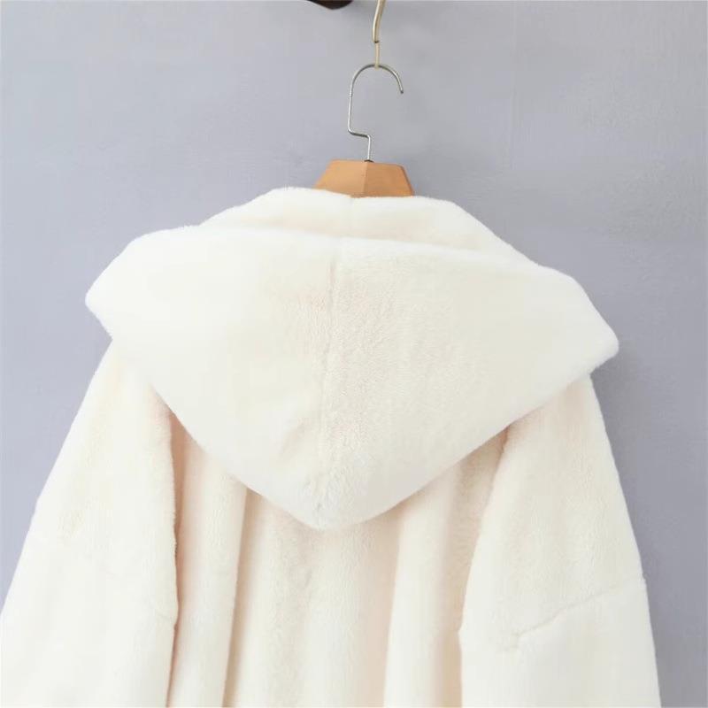 Damen Kapuzenjacke aus kuscheligem Material mit taillierbarem Gürtel und praktischen Taschen EB