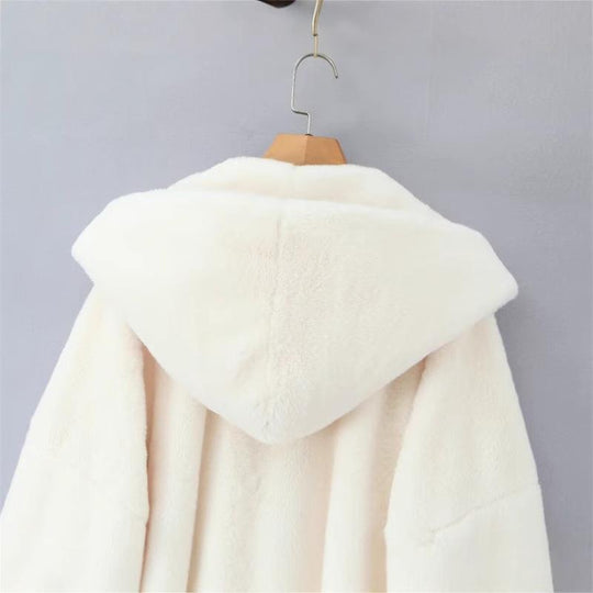 Damen Kapuzenjacke aus kuscheligem Material mit taillierbarem Gürtel und praktischen Taschen EB