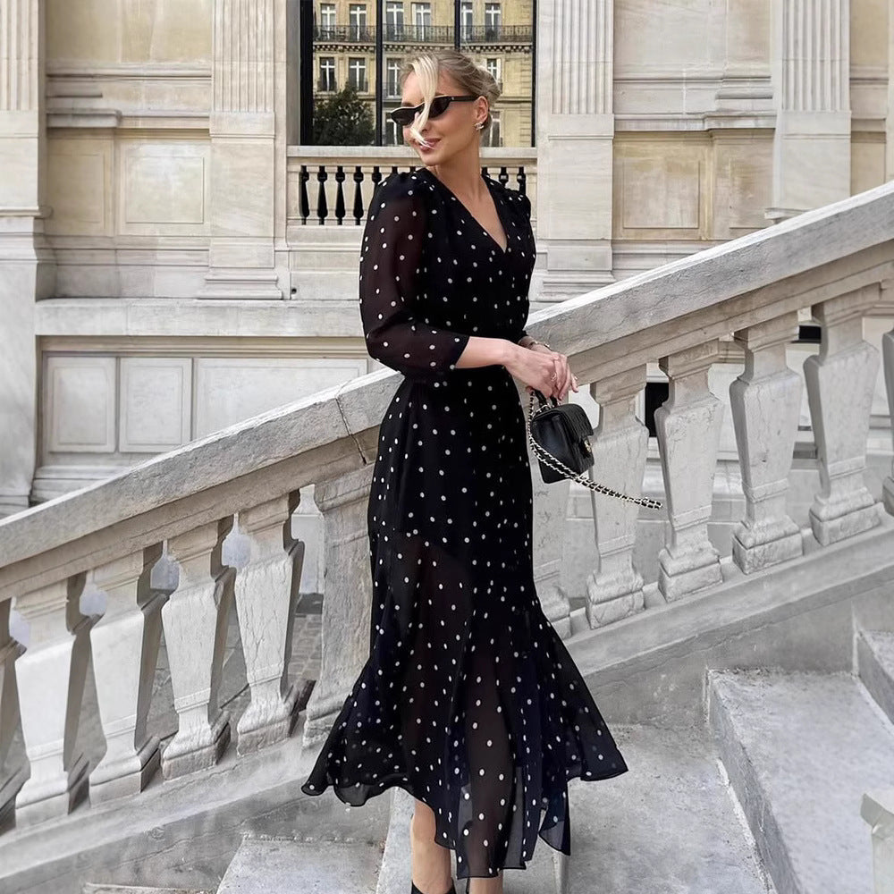 Damen Elegantes Maxikleid mit transparenten Punkten und Rüschensaum EB