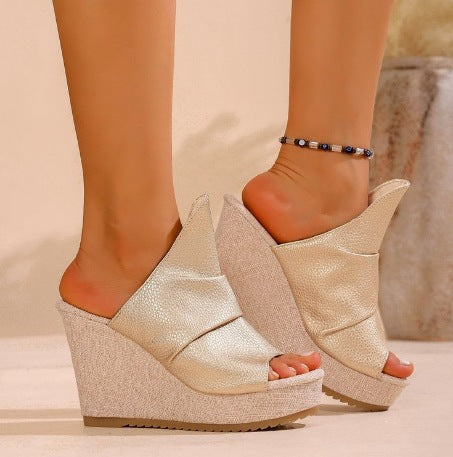 Damen Wedge-Pantoletten mit modischem Schnitt und offenem Zehenbereich EB