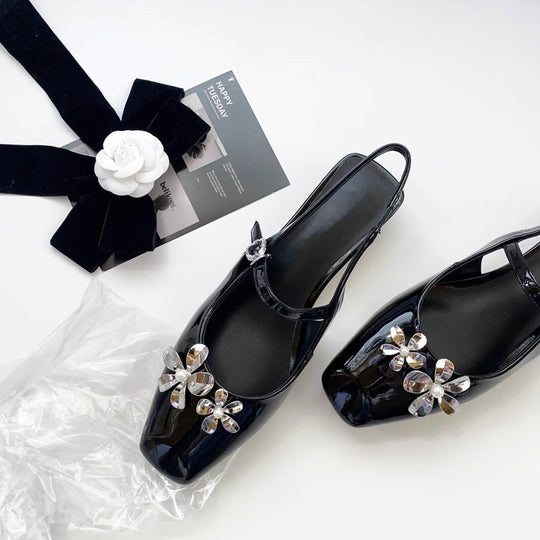 Damen Slingback-Pumps mit glamourösem Blumenschmuck und stilvollem Design EB