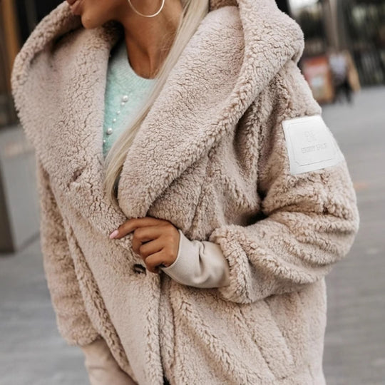 Damen Flauschige Teddyjacke mit oversized Kragen und praktischen Taschen EB