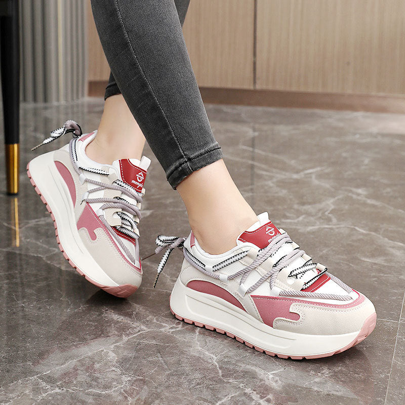 Damen Sportliche Sneakers mit hochgezogenem Sohlenprofil und atmungsaktiver Mesh-Oberfläche EB