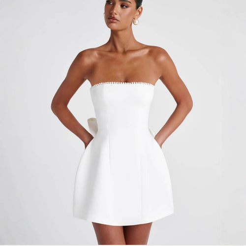 Damen Cocktailkleid mit schulterfreiem Design und perlenverziertem Saum EB