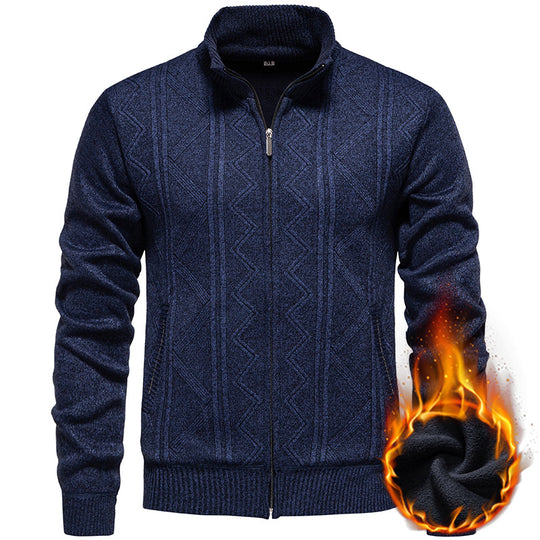 Herren Strickjacke mit Zopfmuster und hohem Stehkragen EB