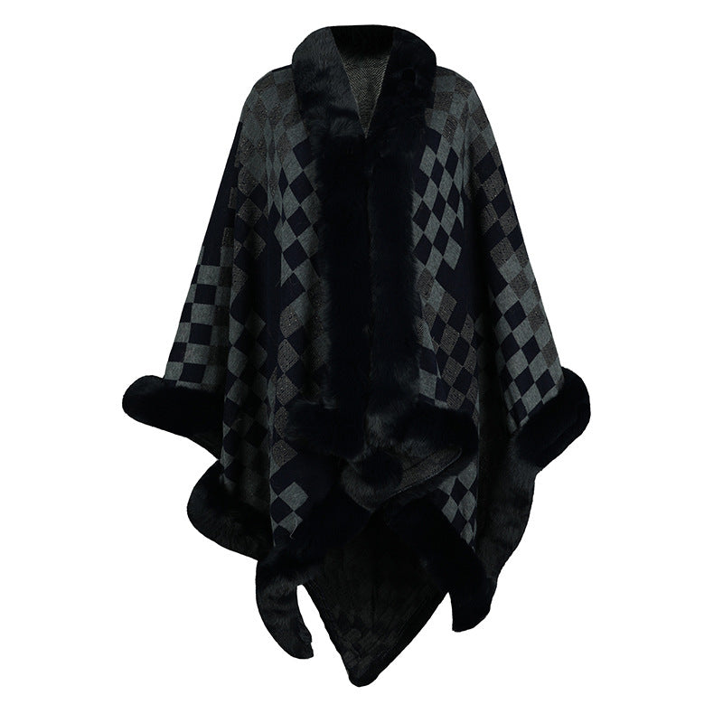 Damen eleganter Strickponcho mit luxuriösem Kunstfellbesatz und geometrischem Muster EB