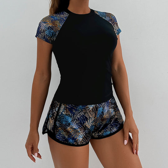 Damen Sportliches Badeoberteil mit kombinierter Shorts EB