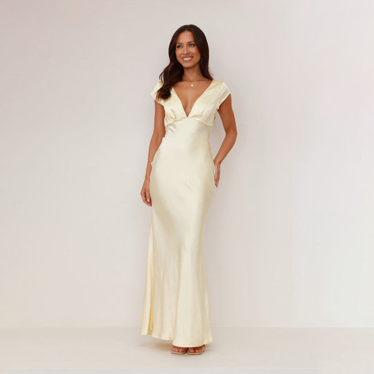 Damen Elegantes Maxikleid mit tiefem V-Ausschnitt und fließendem Satinmaterial EB