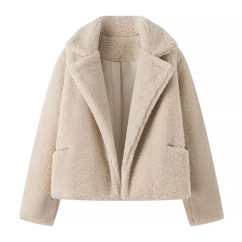 Damen nan kurze Teddyfelljacke mit Reverskragen, gefüttertem Innenfutter und aufgesetzten Taschen EB