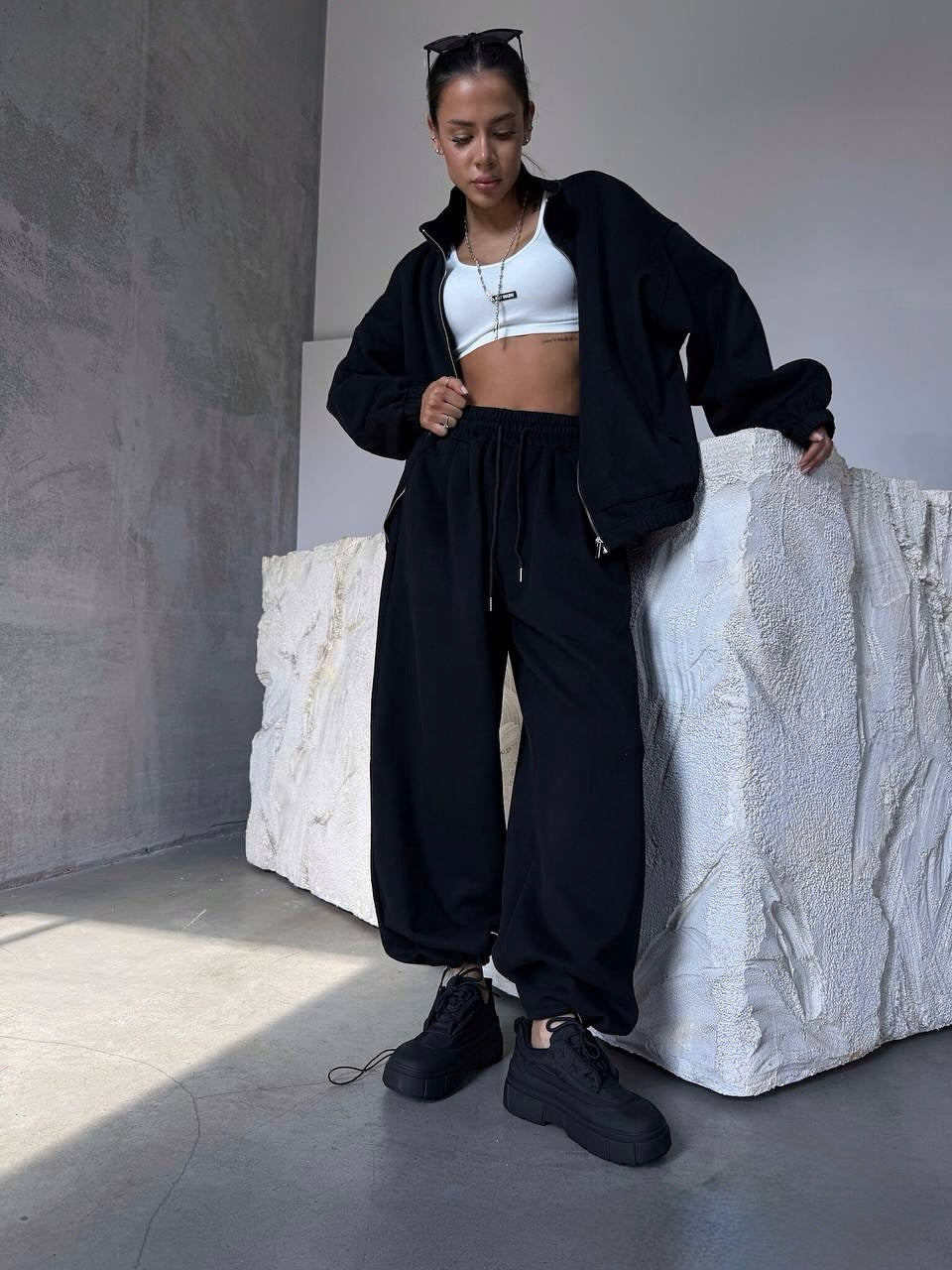 Damen oversized Sweatset mit Reißverschlussjacke und weiten Jogginghose Eichborn Berlin