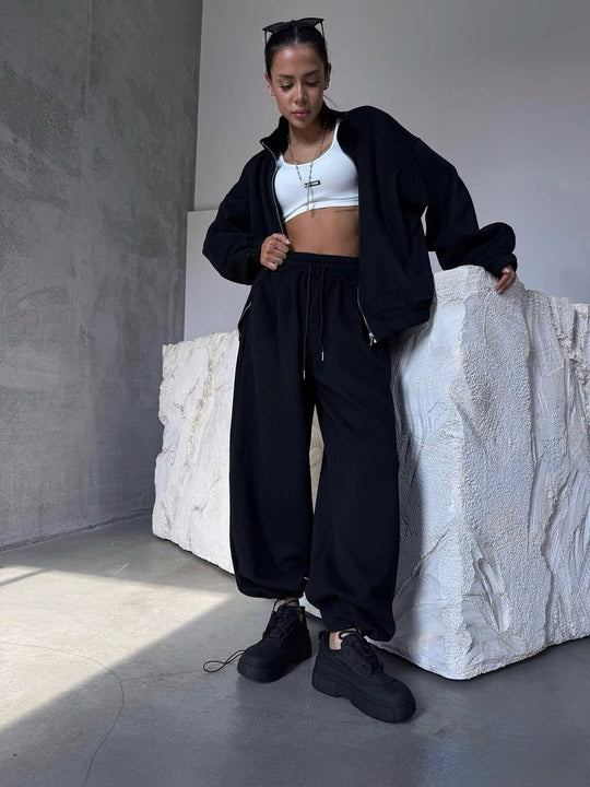 Damen oversized Sweatset mit Reißverschlussjacke und weiten Jogginghose Eichborn Berlin