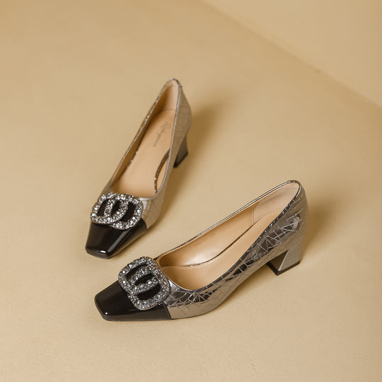 Damen elegante Pumps mit funkelndem Schmuckdetail und quadratischem Absatz EB