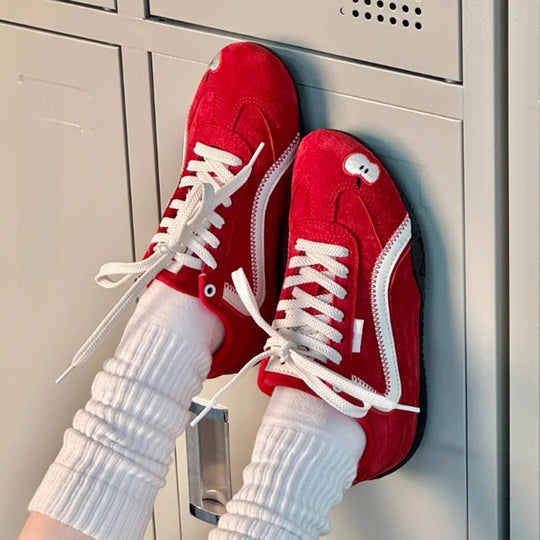 Damen Sportschuhe im Retro-Stil von EB