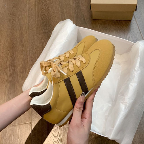 Damen Sportliche Sneakers mit hochwertiger Wildleder-Oberfläche und atmungsaktivem Innenfutter EB