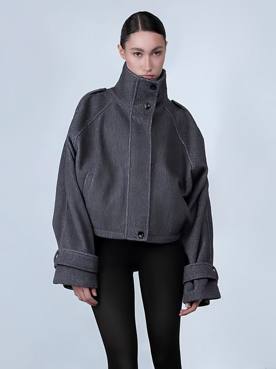 Damen Modische oversized Jacke mit hohem Kragen und dekorativen Knopfdetails EB