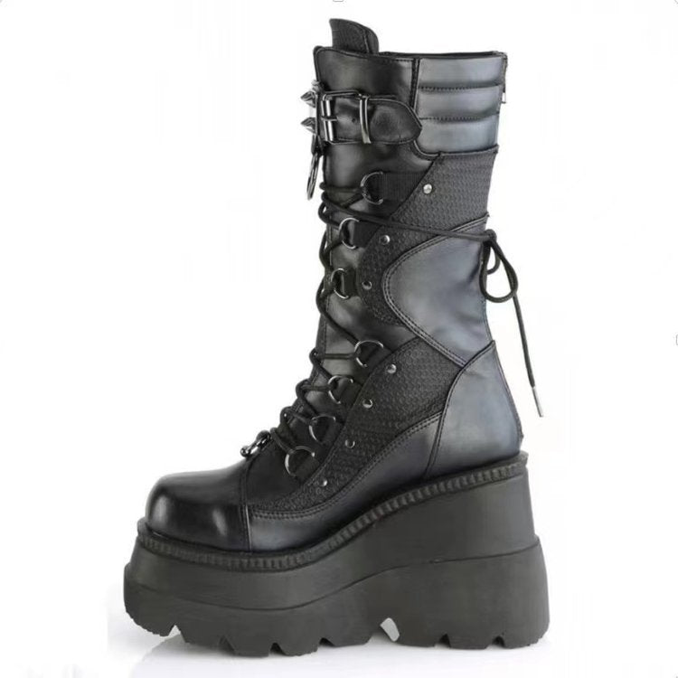 Damen nan knöchelhohe Plateau-Bikerstiefelette mit Schnürung, Zierring und Doppelriemen EB