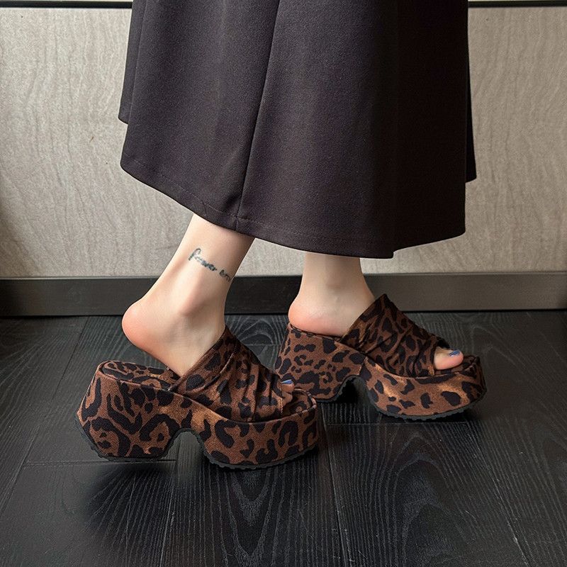 Damen Plattform-Pantoletten mit breiten Riemen und komfortablem Fußbett EB