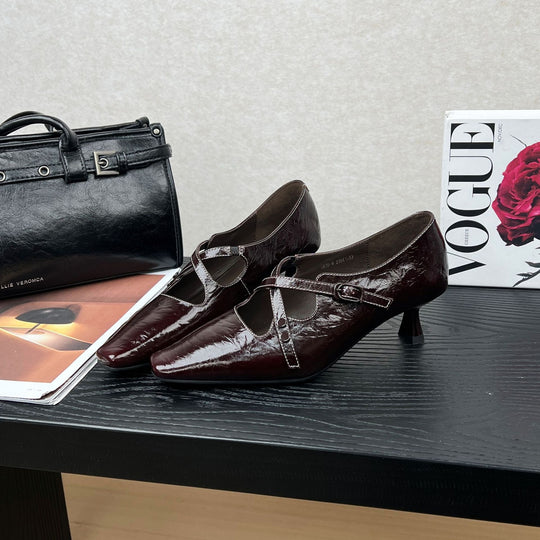 Damen elegante Ballerina Schuhe mit verstellbarem Riemen und glänzendem Obermaterial EB