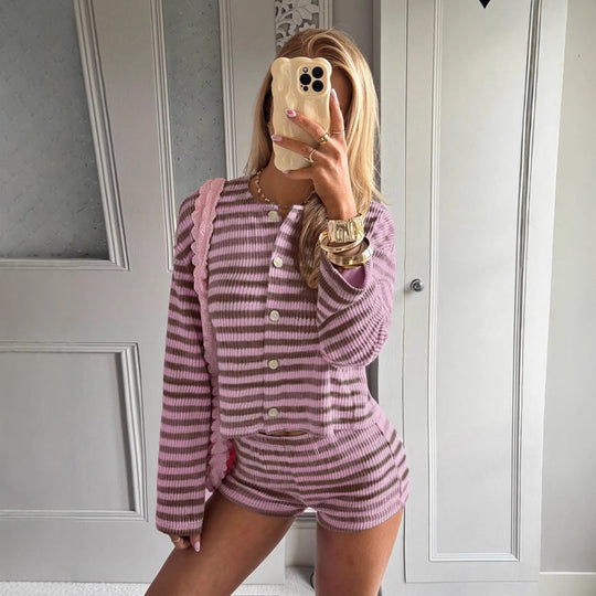 Damen nan gestreiftes Feinstrick-Loungewear-Set mit Knopfleiste und Highwaist-Shorts EB