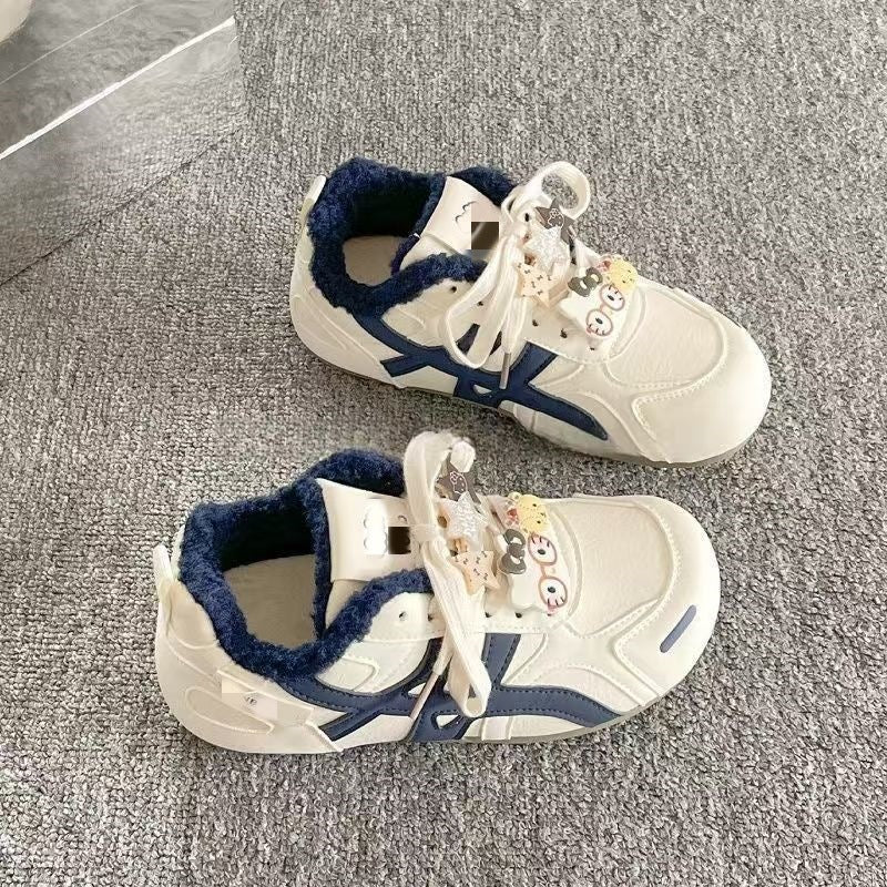 Damen modische Sneaker mit wärmendem Kunstfellfutter und verspieltem Dekor EB