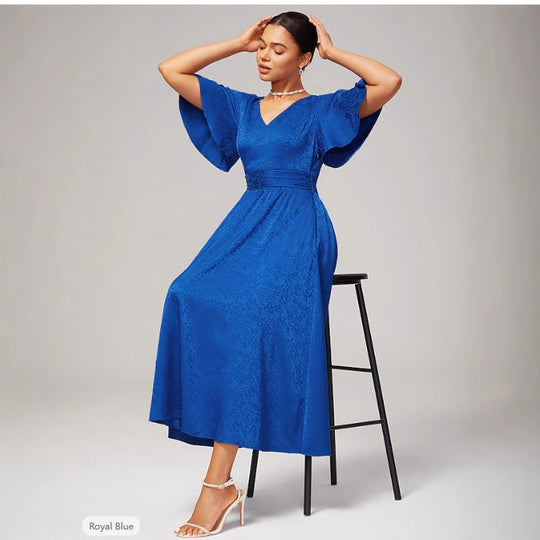 Damen Maxikleid mit voluminösen Ärmeln und floralen Details EB