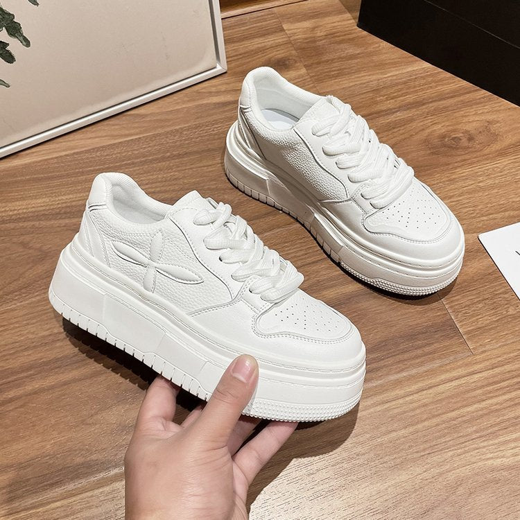 Damen Sportliche Plateau-Sneaker mit eleganten Applikationen EB