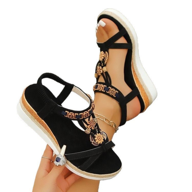 Damen Modische Plateau-Sandalen mit dekorativen Blütenapplikationen EB