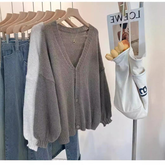 Damen Flauschiger Strickcardigan mit voluminösen Ärmeln und Knopfdetails EB