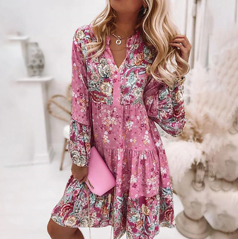 Damen nan kurzes Stufenkleid im Boho-Print mit V-Ausschnitt, geraffter Brustpasse und Balloonärmeln EB