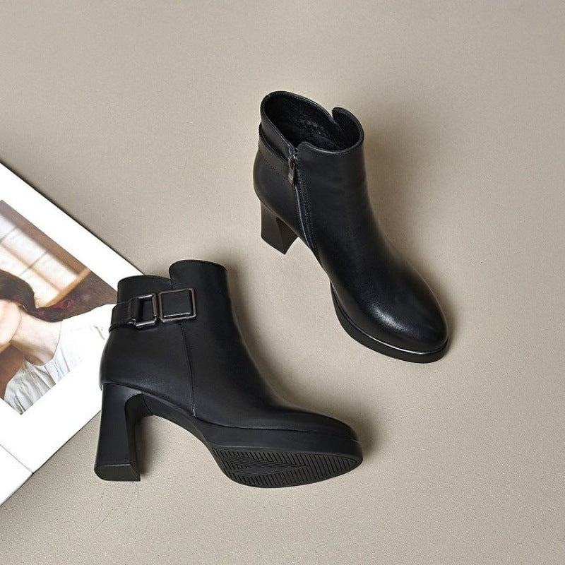 Damen Elegante Stiefeletten mit Blockabsatz und verstellbarem Riemen EB