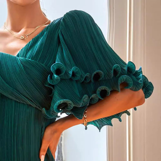 Damen Plisseekleid mit voluminösen Rüscheärmeln EB