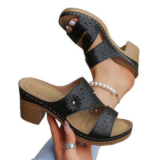 Damen Bequeme Sommer-Pantoletten mit eleganter Perforation EB