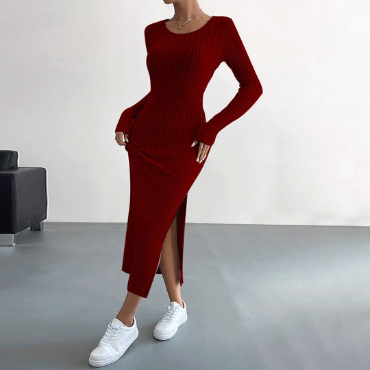 Damen figurbetontes Rippenstrick-Midikleid mit schmaler Silhouette, Rundhalsausschnitt und seitlichem Oberschenkelschlitz Eichborn Berlin