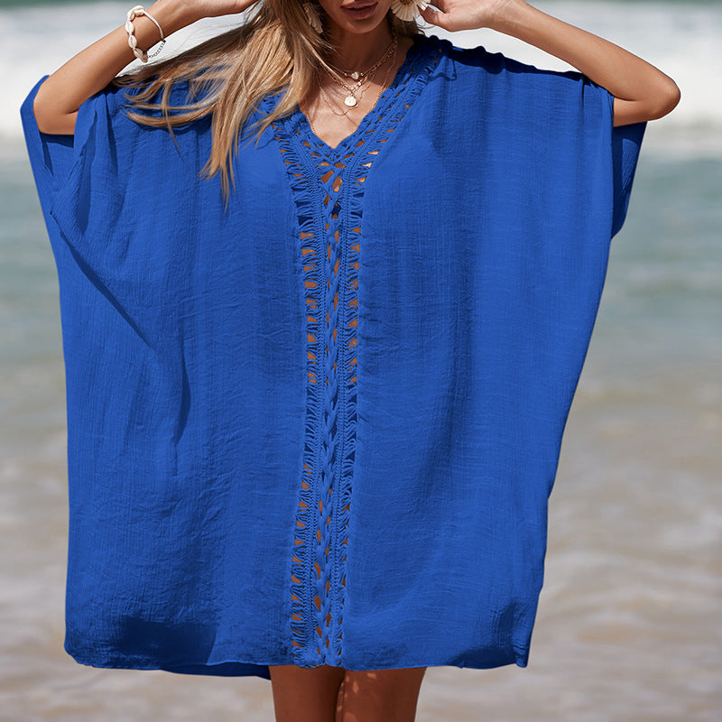 Damen eleganter Strandponcho mit raffinierten Häkelakzenten und tiefem V-Ausschnitt EB